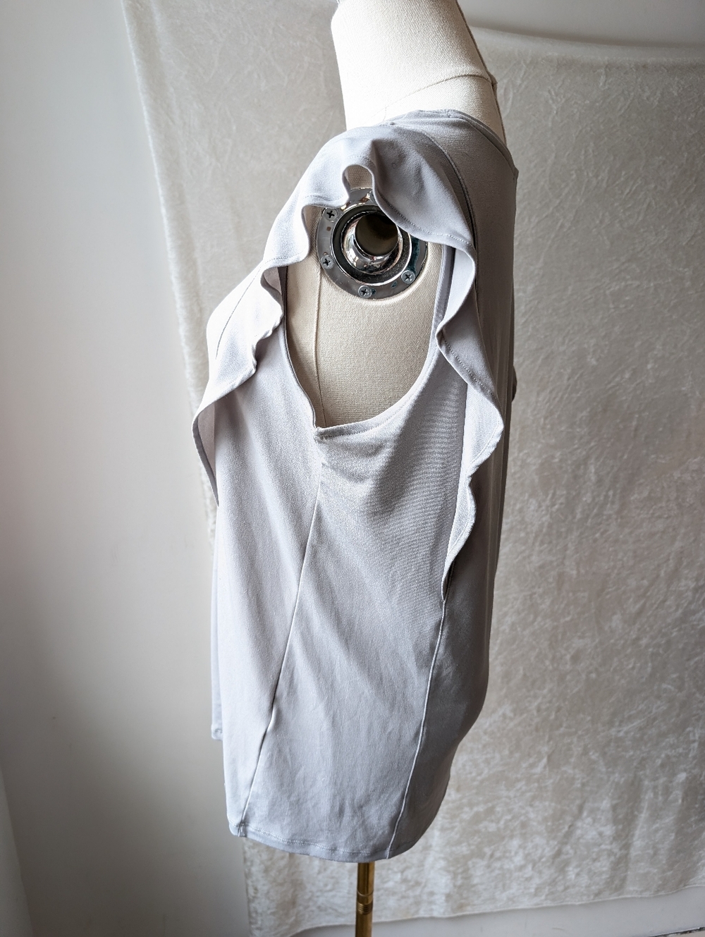 Banana Republic Light Gray Stretchy Blouse Ruffle Sleeve